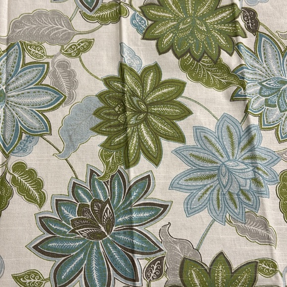 Threshold Cotton Napkins. NWOT. 20x20” - Picture 2 of 6